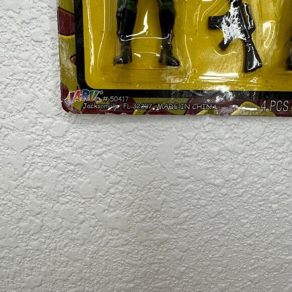 Battle Force Strike Team Poseable Figures with Weapons 4 Piece Set - Picture 6 of 9